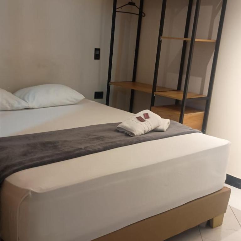 Hotel Golden 70 - Standard Double Room - 8