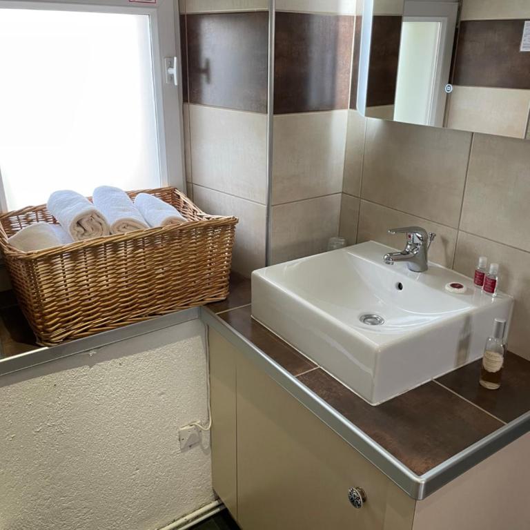 La Jument Verte Chambres d'Hôtes Aix-les-Bains - Appartement - Rez-de-Chaussée - 21