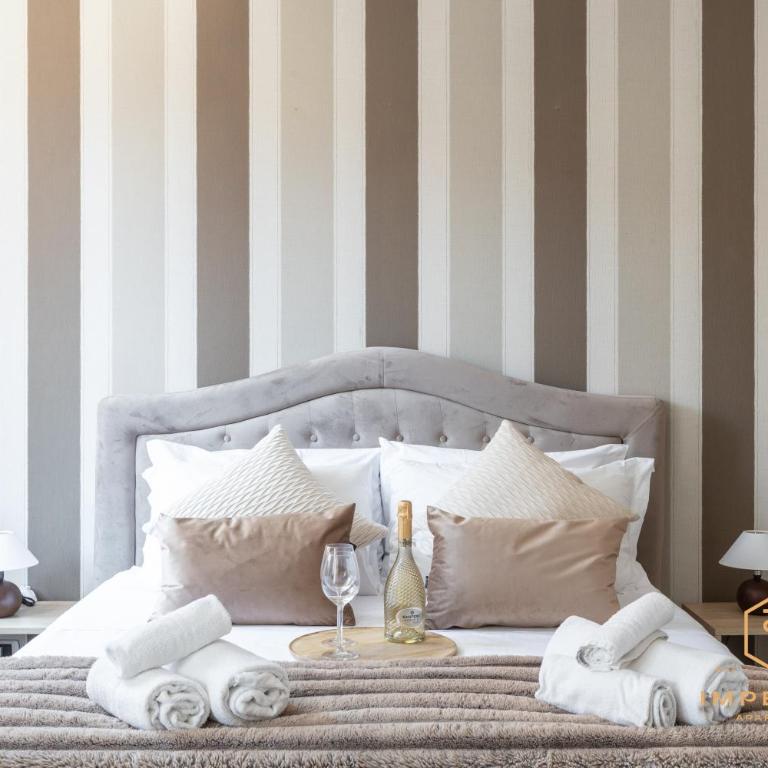 Imperium Testaccio Retreat - up to 7 pax, 2 balconies, 15 min to trastevere and metro station - Apartamento Deluxe de 2 dormitorios con balcón - 7
