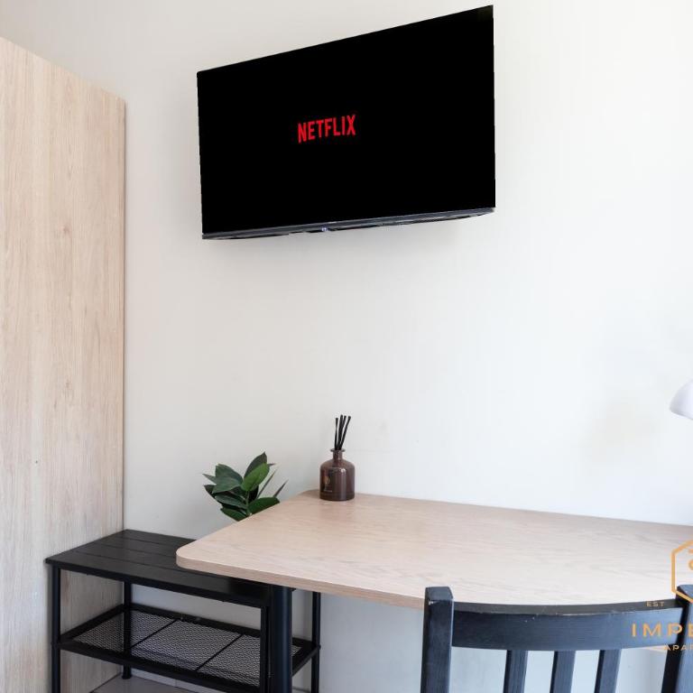 Imperium Testaccio Retreat - up to 7 pax, 2 balconies, 15 min to trastevere and metro station - Apartamento Deluxe de 2 dormitorios con balcón - 12