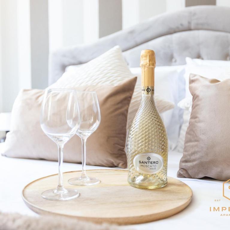 Imperium Testaccio Retreat - up to 7 pax, 2 balconies, 15 min to trastevere and metro station - Apartamento Deluxe de 2 dormitorios con balcón - 9