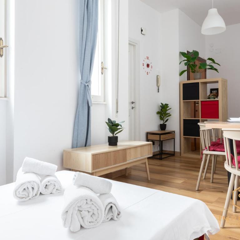Imperium Testaccio Retreat - up to 7 pax, 2 balconies, 15 min to trastevere and metro station - Apartamento Deluxe de 2 dormitorios con balcón - 44