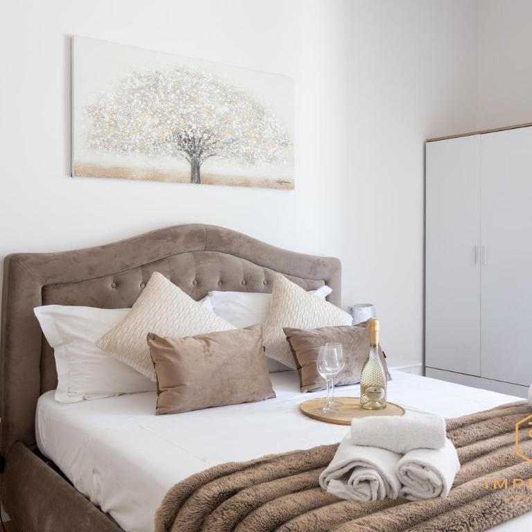 Imperium Testaccio Retreat - up to 7 pax, 2 balconies, 15 min to trastevere and metro station - Apartamento Deluxe de 2 dormitorios con balcón - 15