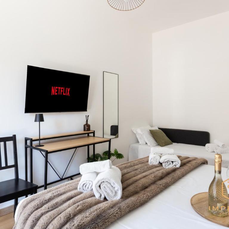 Imperium Testaccio Retreat - up to 7 pax, 2 balconies, 15 min to trastevere and metro station - Apartamento Deluxe de 2 dormitorios con balcón - 19