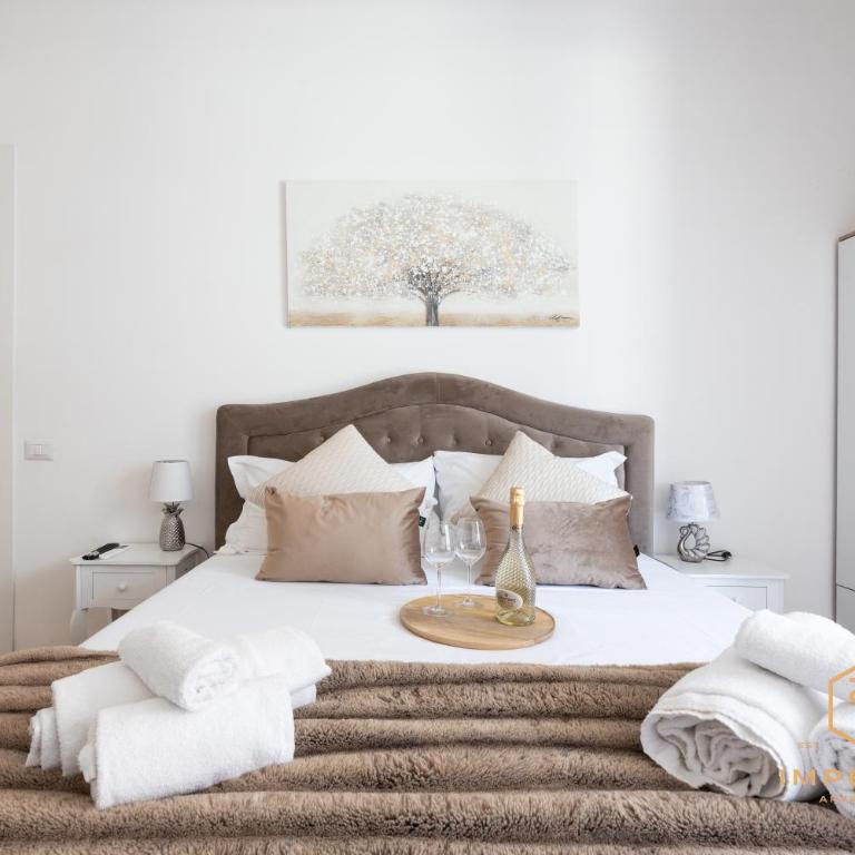 Imperium Testaccio Retreat - up to 7 pax, 2 balconies, 15 min to trastevere and metro station - Apartamento Deluxe de 2 dormitorios con balcón - 16
