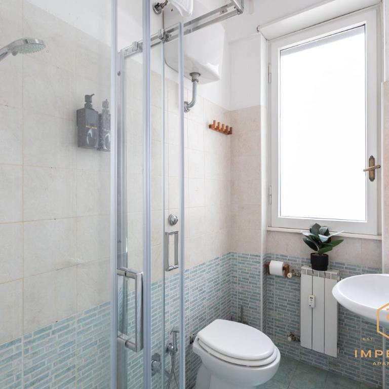 Imperium Testaccio Retreat - up to 7 pax, 2 balconies, 15 min to trastevere and metro station - Apartamento Deluxe de 2 dormitorios con balcón - 46