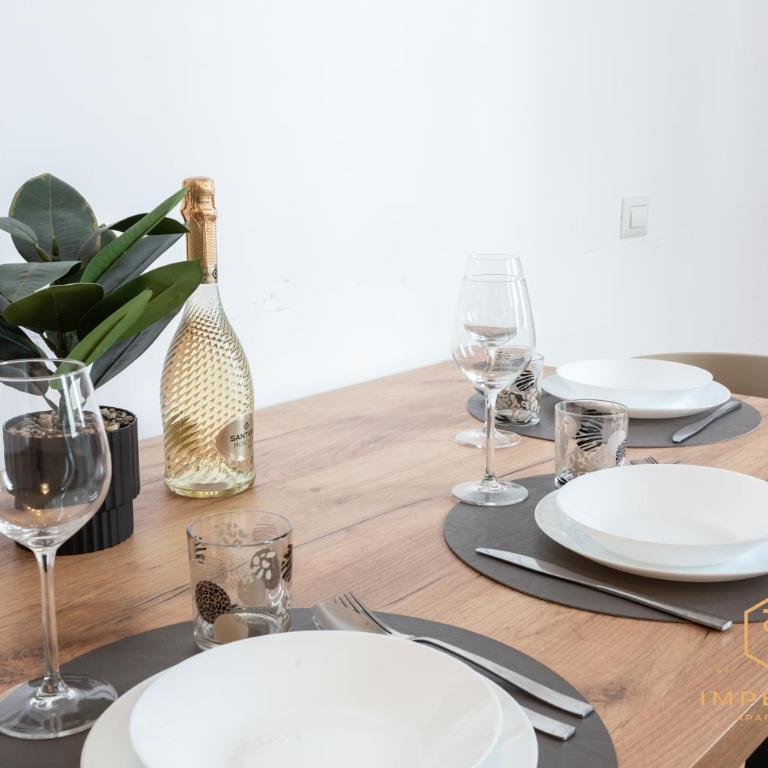 Imperium Testaccio Retreat - up to 7 pax, 2 balconies, 15 min to trastevere and metro station - Apartamento Deluxe de 2 dormitorios con balcón - 40