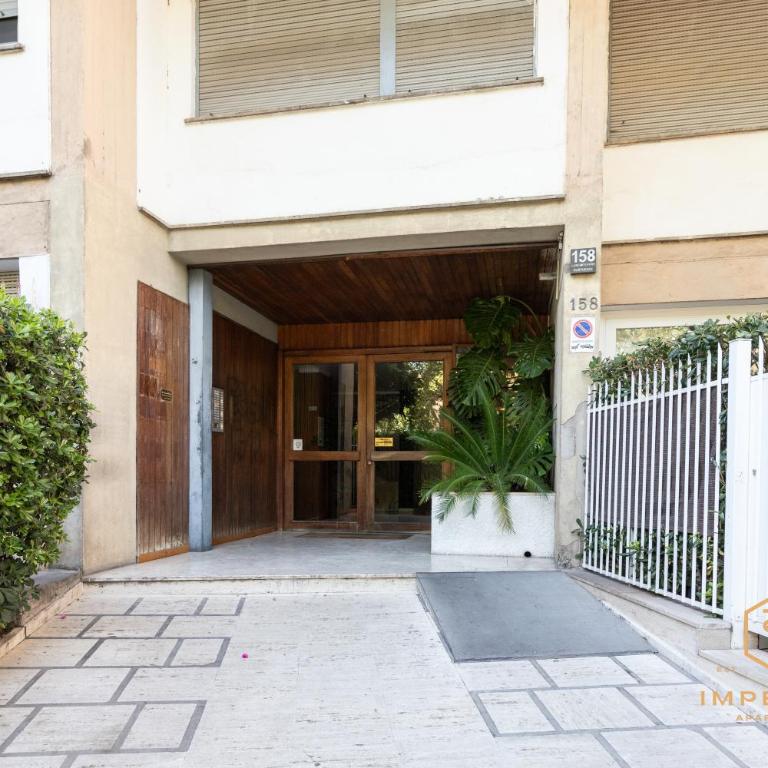 Imperium Testaccio Retreat - up to 7 pax, 2 balconies, 15 min to trastevere and metro station - Apartamento Deluxe de 2 dormitorios con balcón - 51
