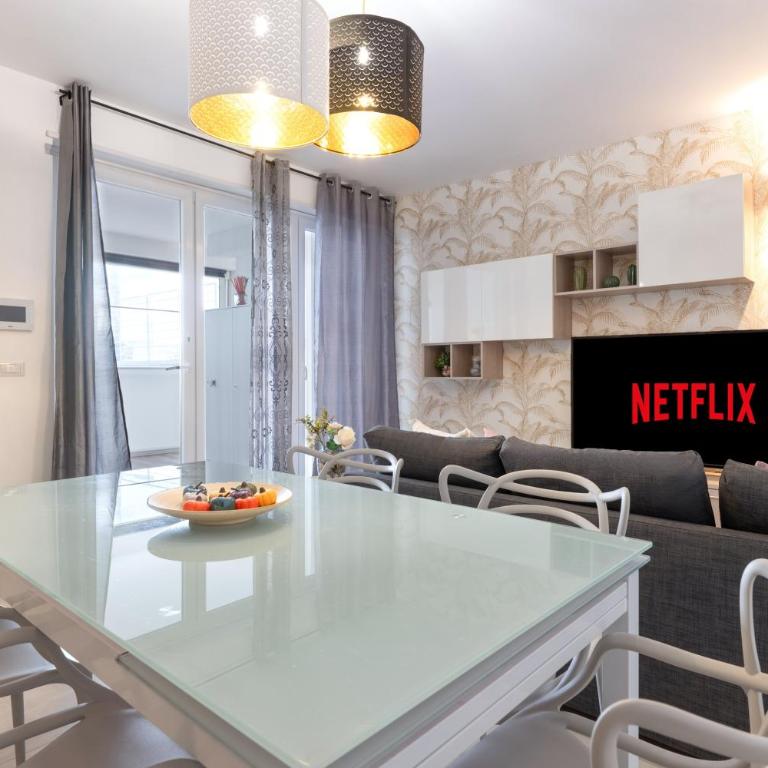 Up to 16 Guests - 3 Separate Apartments in One Building - Appartamento con 3 Camere da Letto - 4