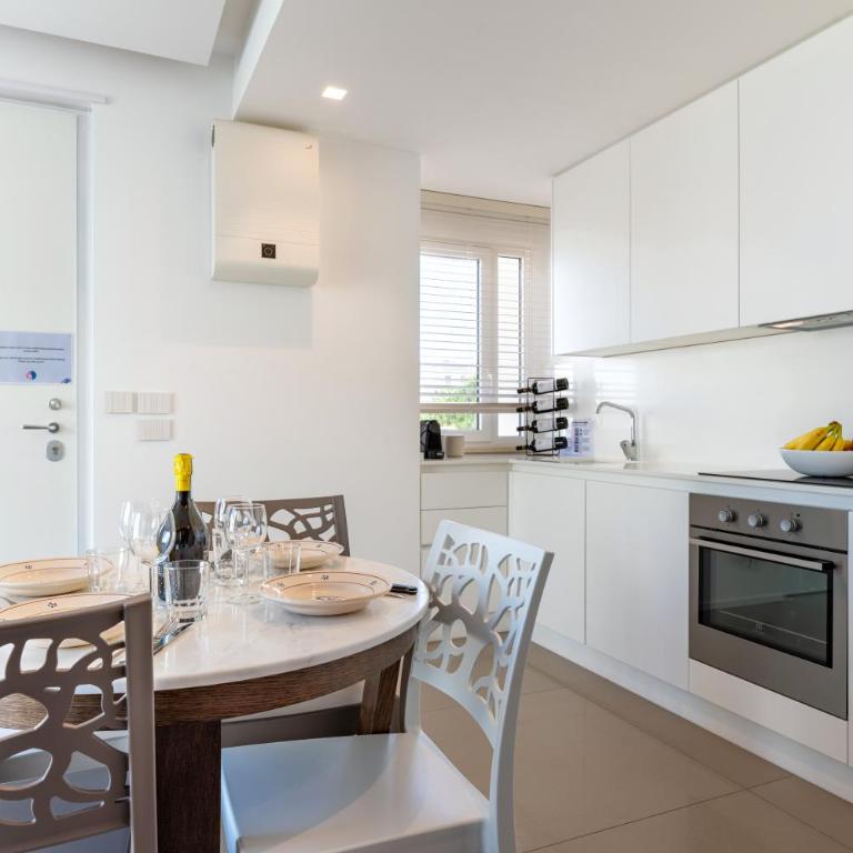 Up to 16 Guests - 3 Separate Apartments in One Building - Appartamento con 3 Camere da Letto - 9