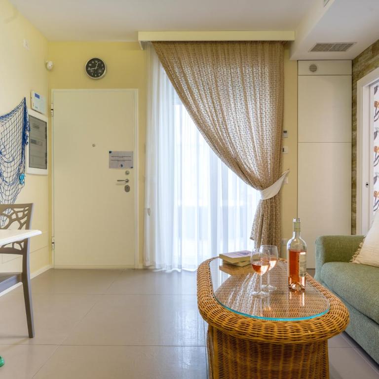 Up to 16 Guests - 3 Separate Apartments in One Building - Appartamento con 3 Camere da Letto - 13