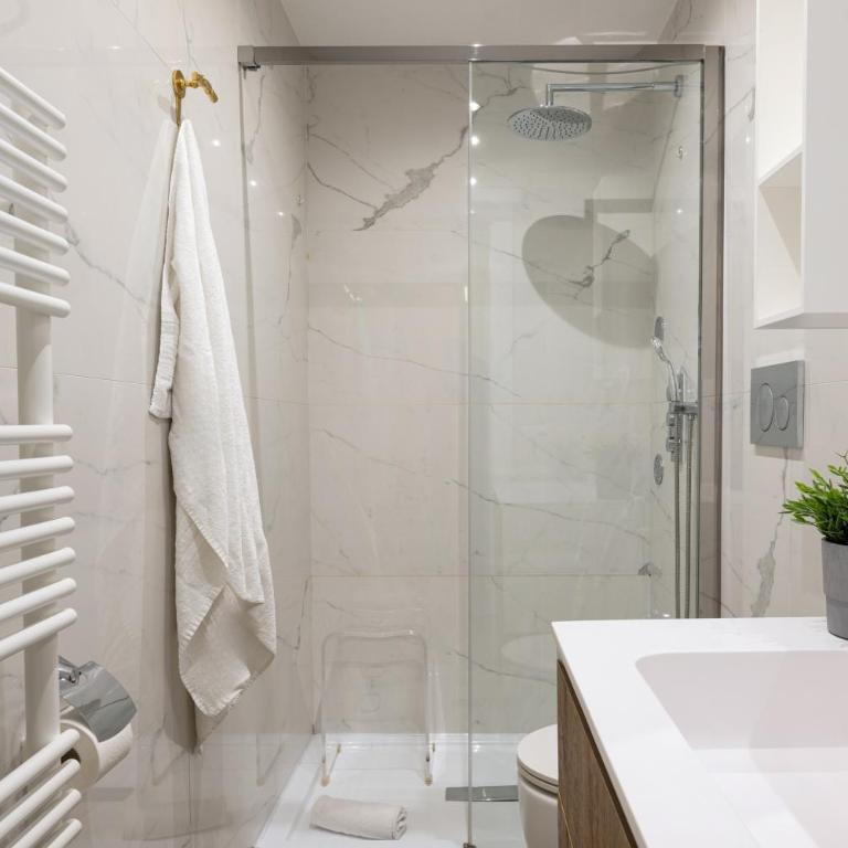 Up to 16 Guests - 3 Separate Apartments in One Building - Appartamento con 3 Camere da Letto - 40