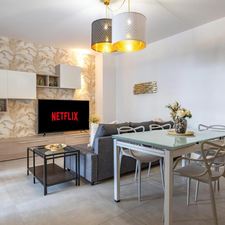 Up to 16 Guests - 3 Separate Apartments in One Building - Appartamento con 3 Camere da Letto - 72