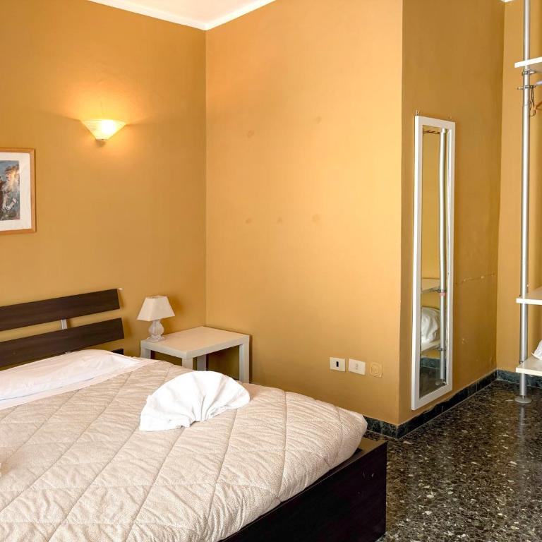 Ponte Vecchio Suite - One-Bedroom Apartment - 31