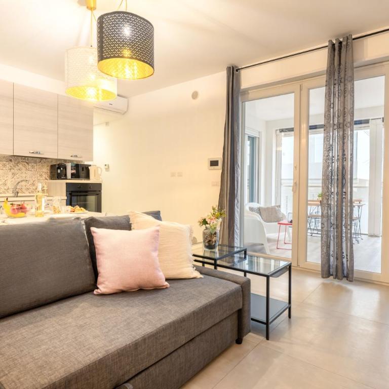 Up to 16 Guests - 3 Separate Apartments in One Building - Appartamento con 3 Camere da Letto - 80