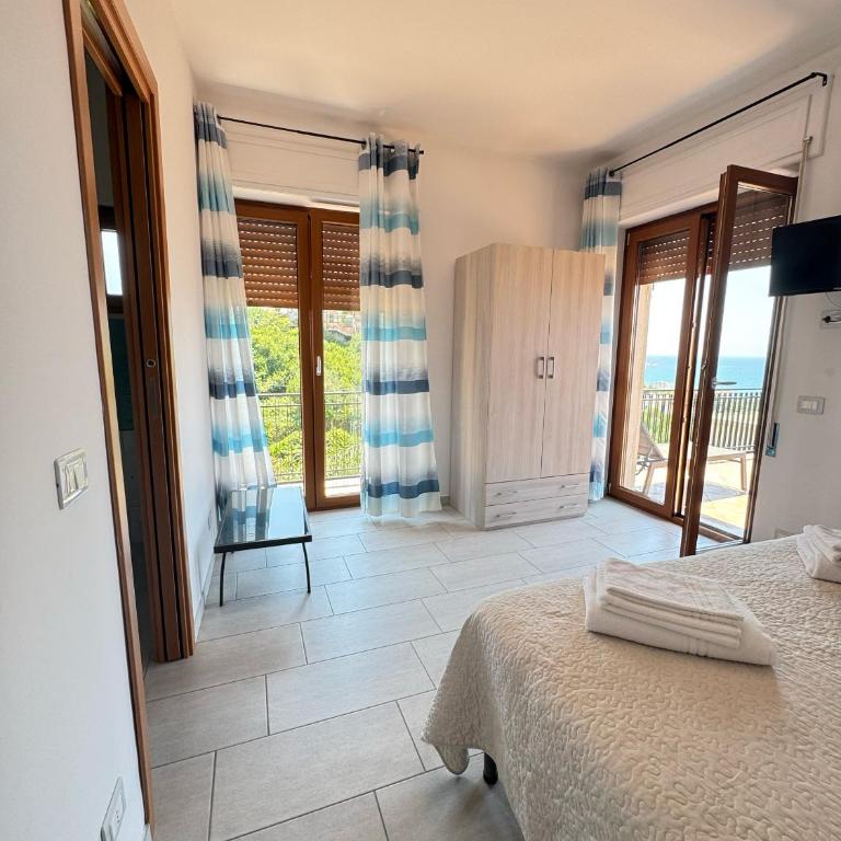 Supramonte Guesthouse - Habitación Doble Deluxe con balcón y vistas al mar - 1