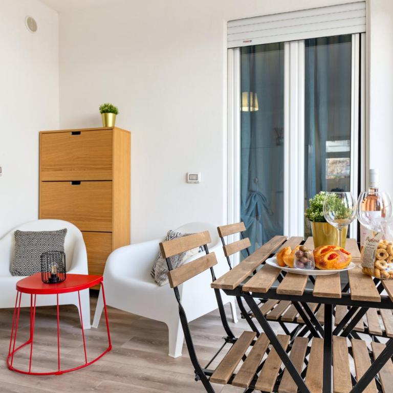 Up to 16 Guests - 3 Separate Apartments in One Building - Appartamento con 3 Camere da Letto - 95