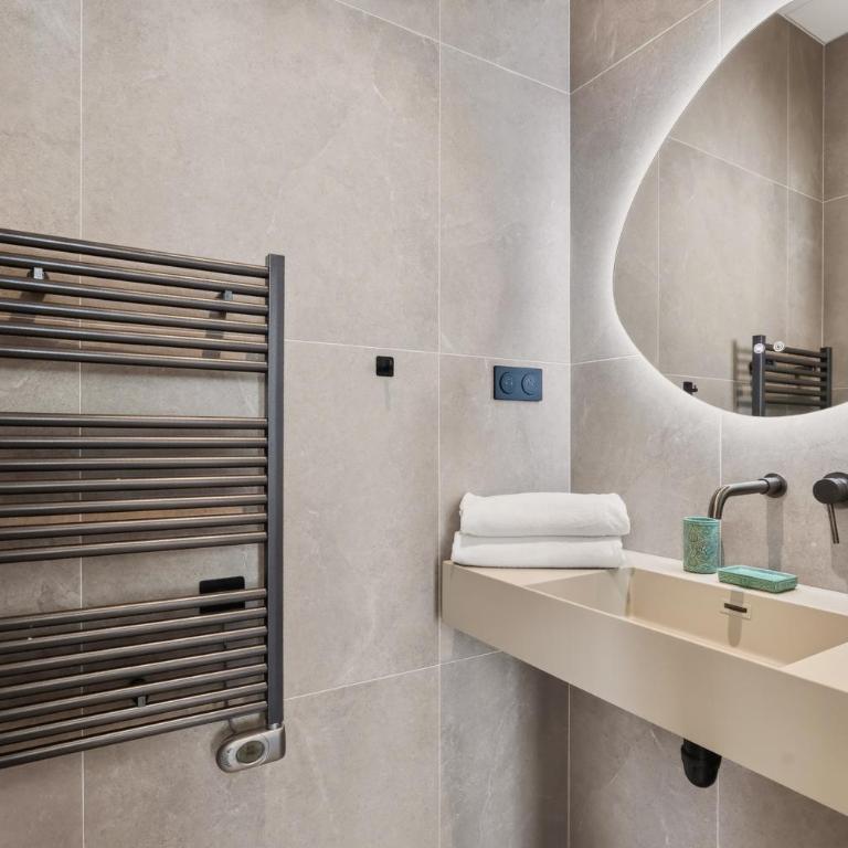 Prestigious Avenue Foch Apartment with Private Garden - Appartement - 18