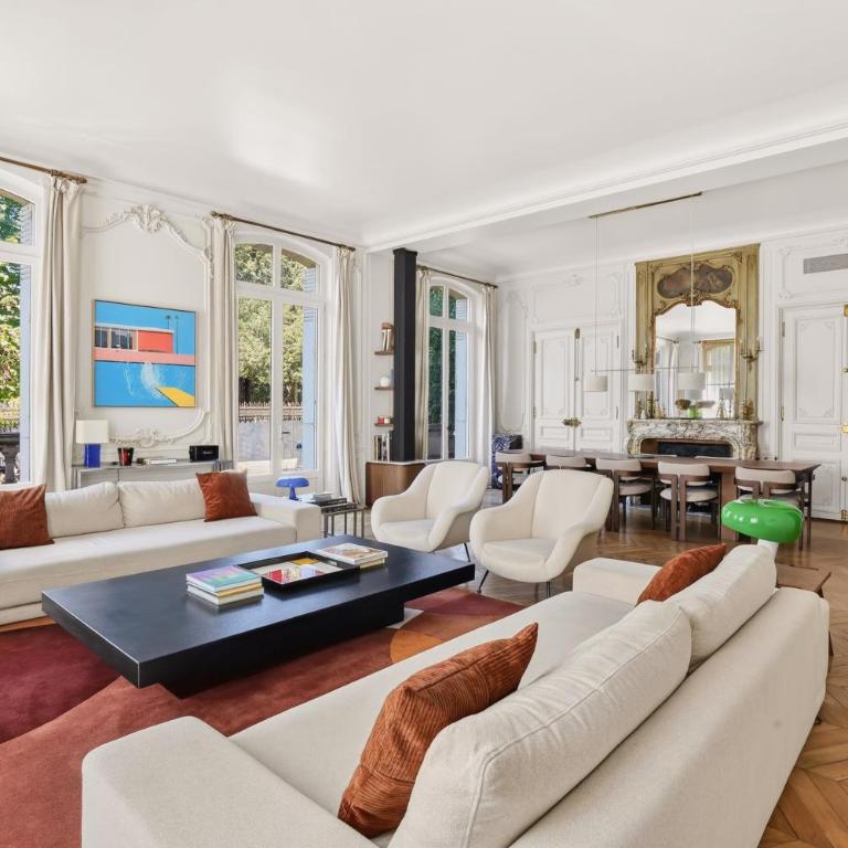 Prestigious Avenue Foch Apartment with Private Garden - Appartement - 1