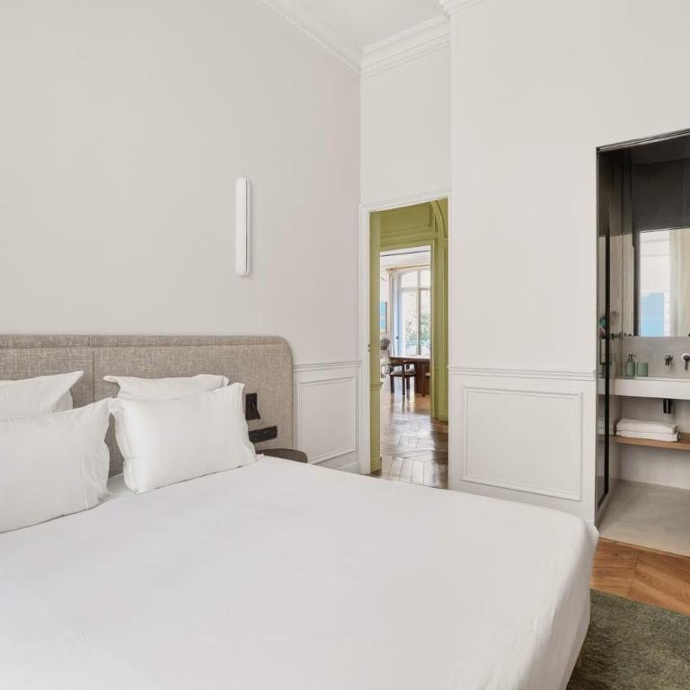 Prestigious Avenue Foch Apartment with Private Garden - Appartement - 21