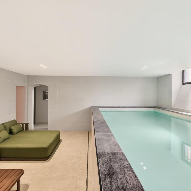 Prestigious Avenue Foch Apartment with Private Garden - Appartement - 34