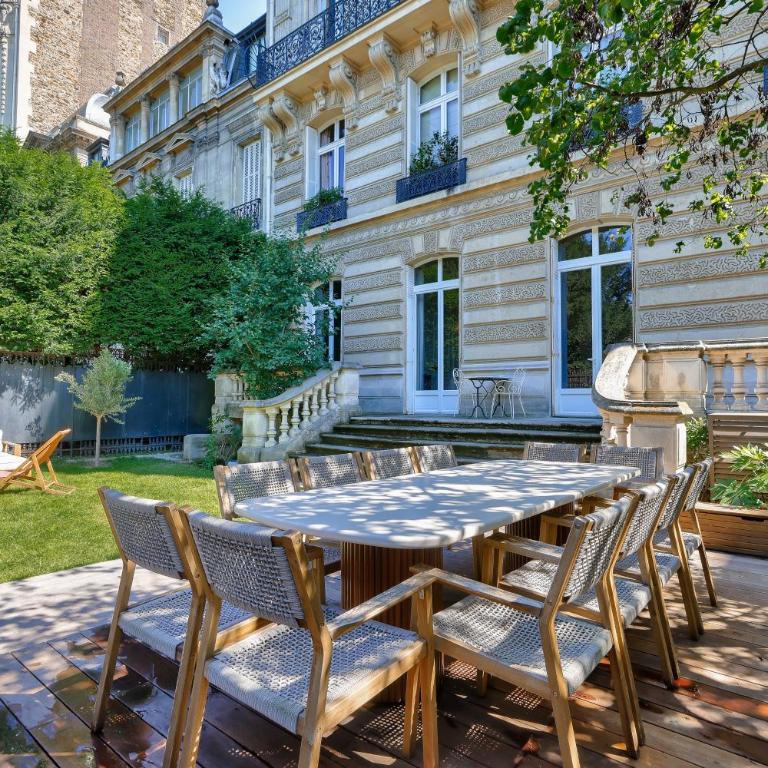 Prestigious Avenue Foch Apartment with Private Garden - Appartement - 47