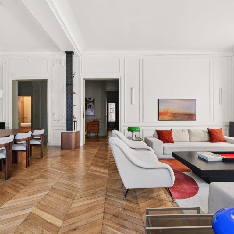 Prestigious Avenue Foch Apartment with Private Garden - Appartement - 50