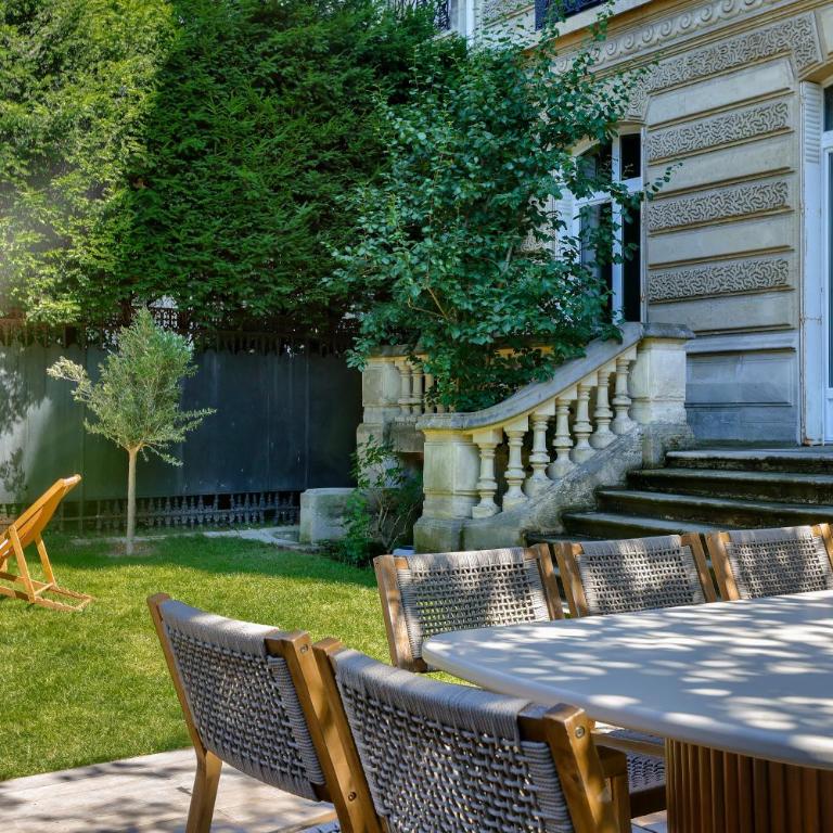 Prestigious Avenue Foch Apartment with Private Garden - Appartement - 56
