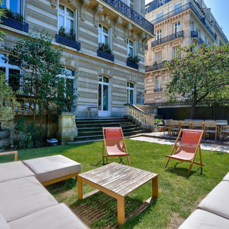 Prestigious Avenue Foch Apartment with Private Garden - Appartement - 62