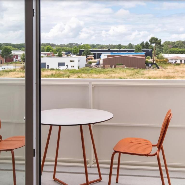 Luminous apartment with balcony and parking - Appartamento con Balcone - 2