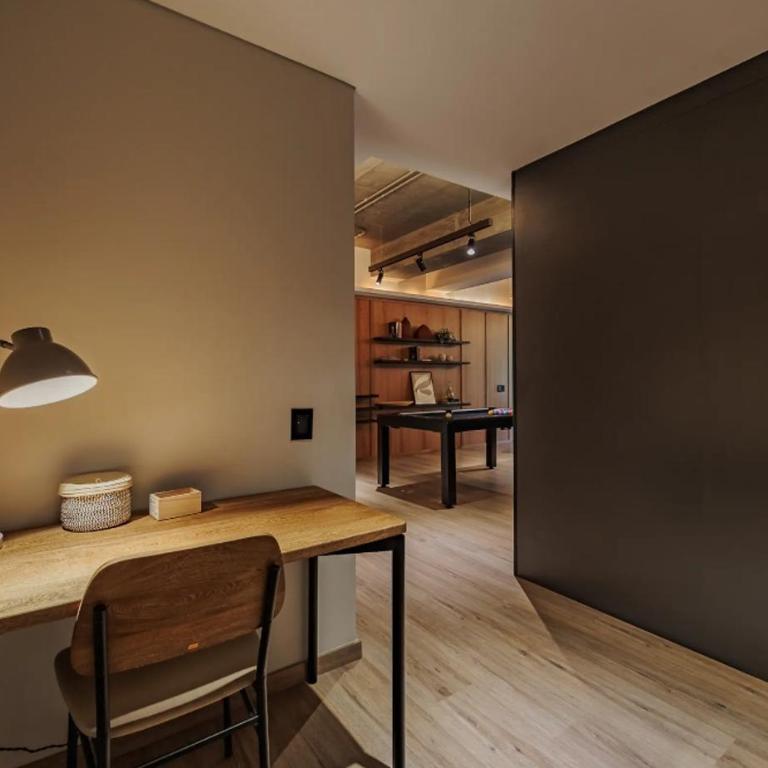 Apartamento recién remodelado, con mesa de billar Poblado - Three-Bedroom Apartment - 14