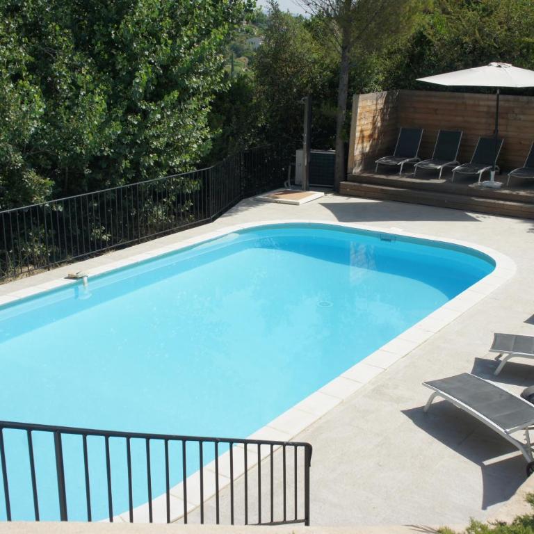 Villa JuliMée - Villa avec Piscine Privée - 9