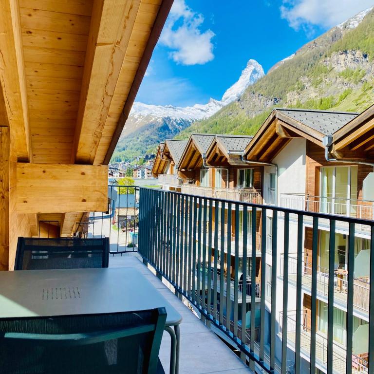Peaky Riders Self Check-in Hotel - Doppelzimmer mit Bergblick - 7