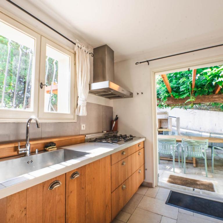 Villa JuliMée - Villa avec Piscine Privée - 14