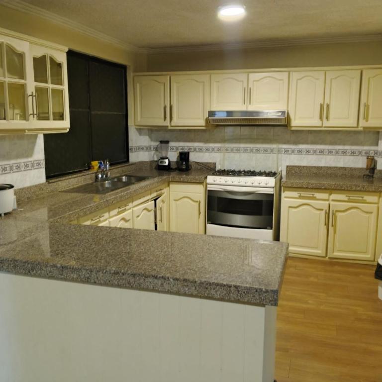 Elegante Departamento para familia de 10 personas - Three-Bedroom Apartment - 7