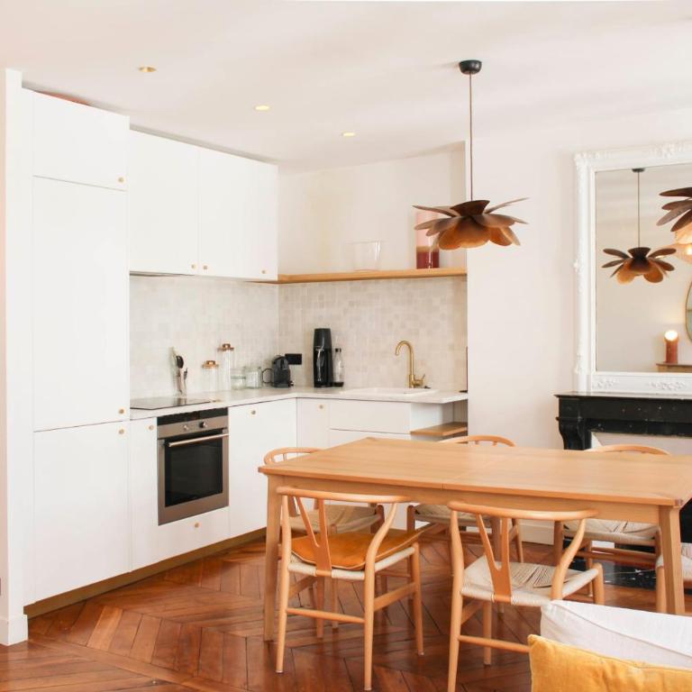 Apartment with balcony in the 9th arrondissement - Apartment - 3