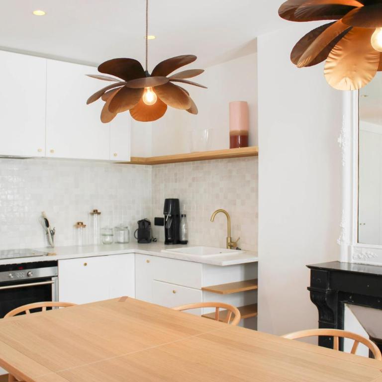 Apartment with balcony in the 9th arrondissement - Apartment - 4