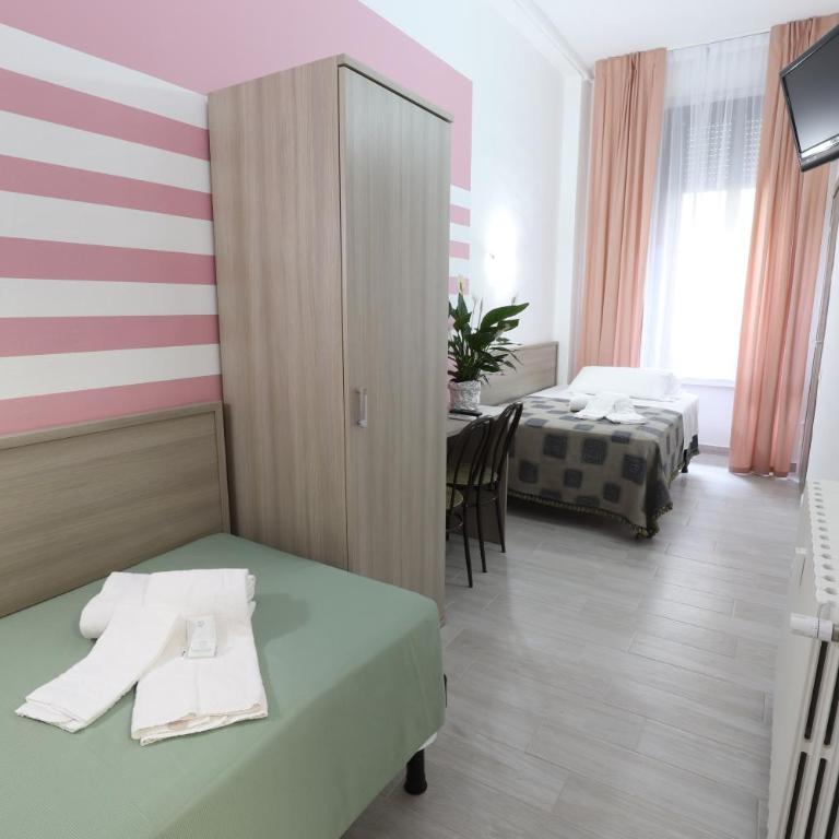 Albergo Leonardo Da Vinci - Camera Doppia con Letti Singoli con Bagno Privato - 1