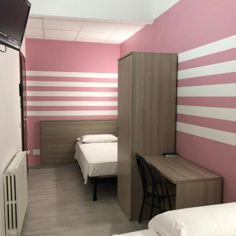 Albergo Leonardo Da Vinci - Camera Doppia con Letti Singoli con Bagno Privato - 3