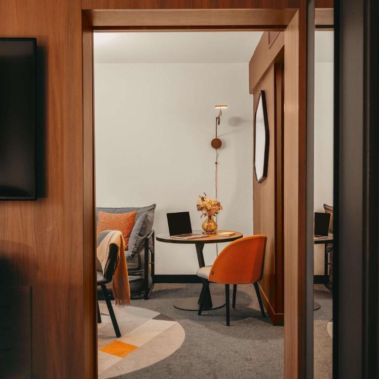 Novotel Paris Vaugirard Montparnasse - Suite Supérieure avec Lit Double et Canapé Double - 8