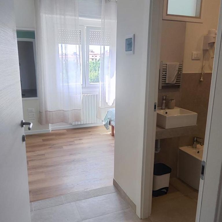 Vroom509 - Camera Matrimoniale con Bagno Privato - 9