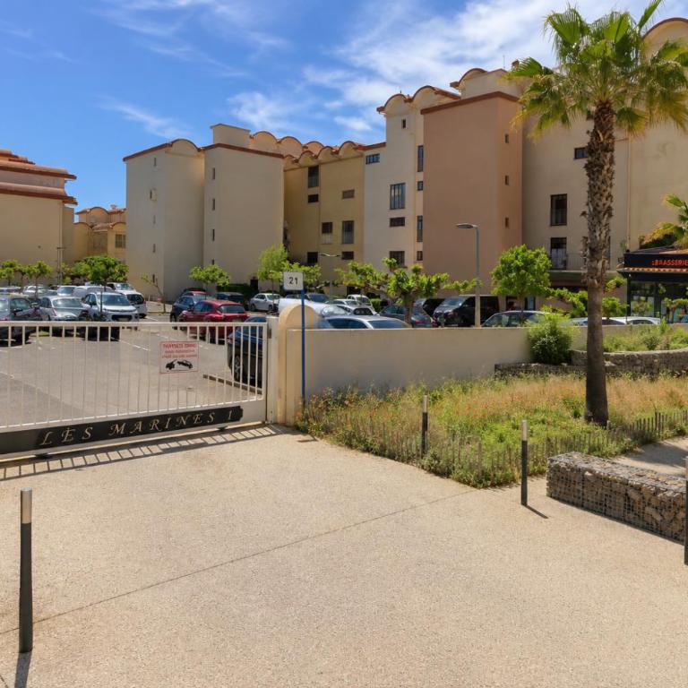 TERRASSE Vue MARINA - PARKING Privé - Port Commerces & PLAGE à PIED - Vue Exceptionnelle - RétroMirabeau "Côté Mer" - Studio avec Vue sur le Port - 14