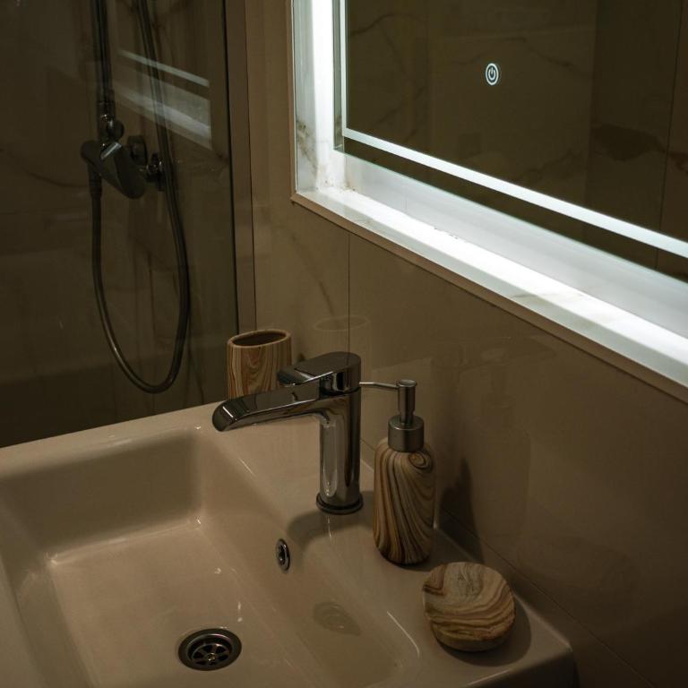 Central Nest Apartments - Studio - na Više Nivoa - 8