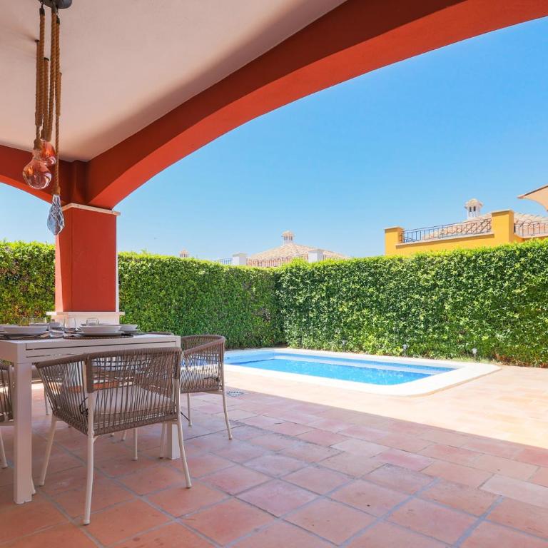 Golf Retreat with BBQ and Private Pool - Casa de 2 dormitorios - 48