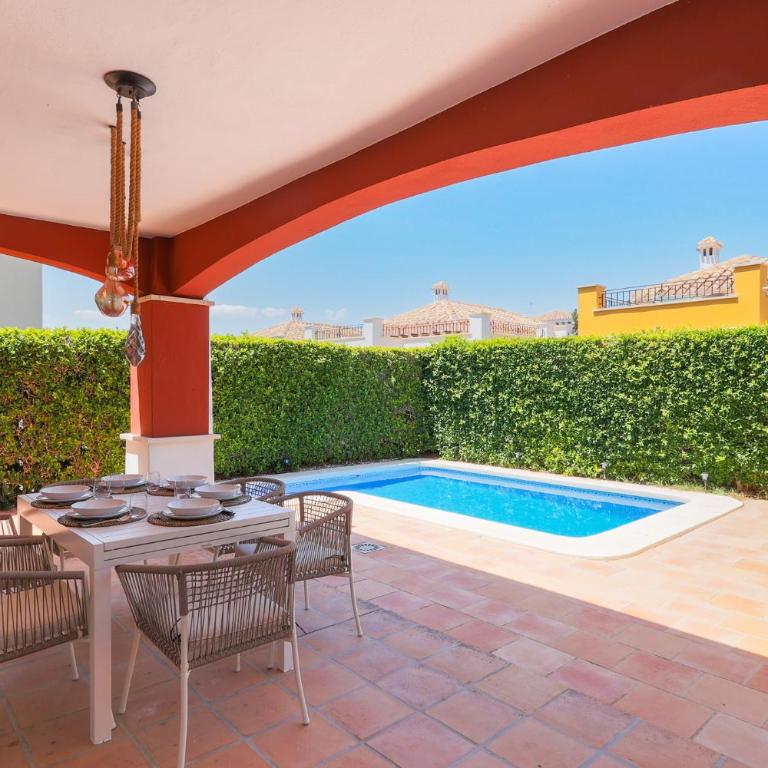 Golf Retreat with BBQ and Private Pool - Casa de 2 dormitorios - 40