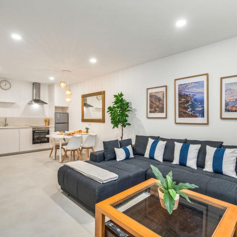 Charming Apartment in Arona Comfort and Convenience Await - Apartamento - 1