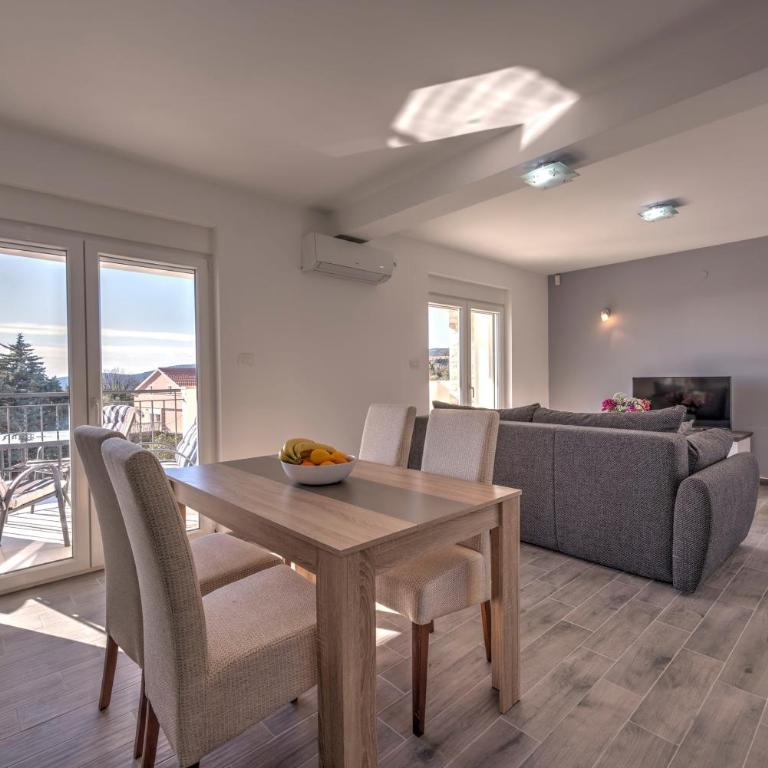 Villa Sandy Apartments - Apartment with Balcony - 4