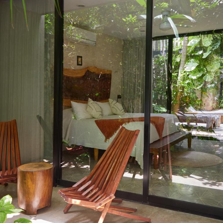 Casa Zunum Stylish gem with pool in Merida Centro - Three-Bedroom Villa - 14
