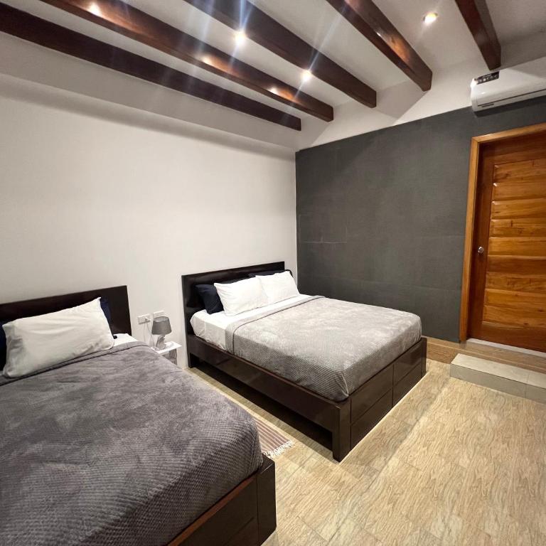 Black Pearl - Double or Twin Room with Private Bathroom - 6