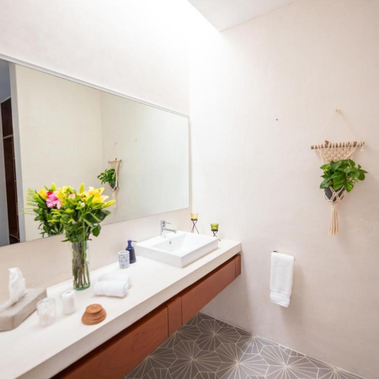 Casa Zunum Stylish gem with pool in Merida Centro - Three-Bedroom Villa - 13